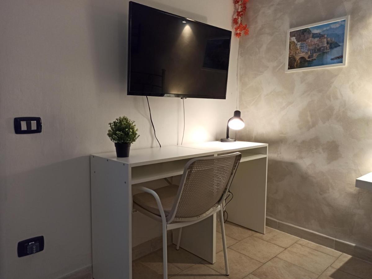 Casa Vacanze Smeralda Amalfi Coast Vietri Buitenkant foto